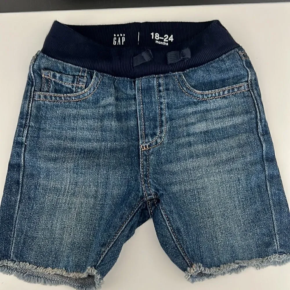 Toddler Gap Bundle 2 Tops 1 Denim Shorts